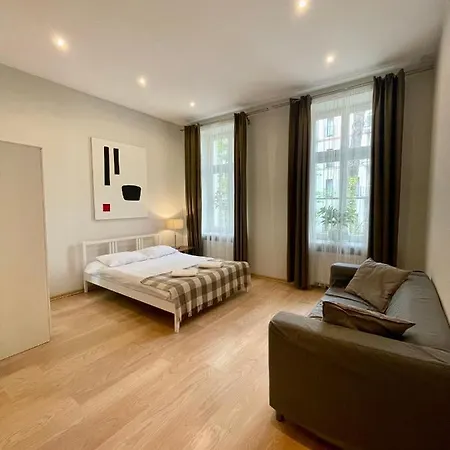 Boutique - Elegant 1906 Period Apartment